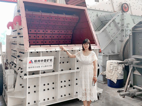 參觀湖北鄂州時產500噸石英巖制砂生產線破碎現場